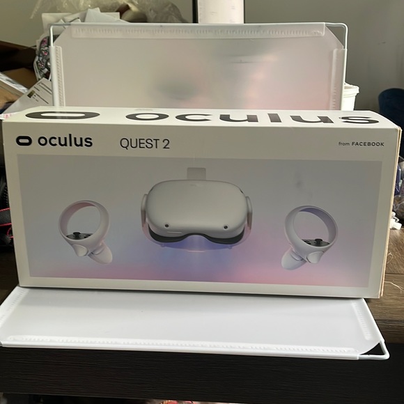 Oculus Quest 2 w/ Travel Case - 256GB